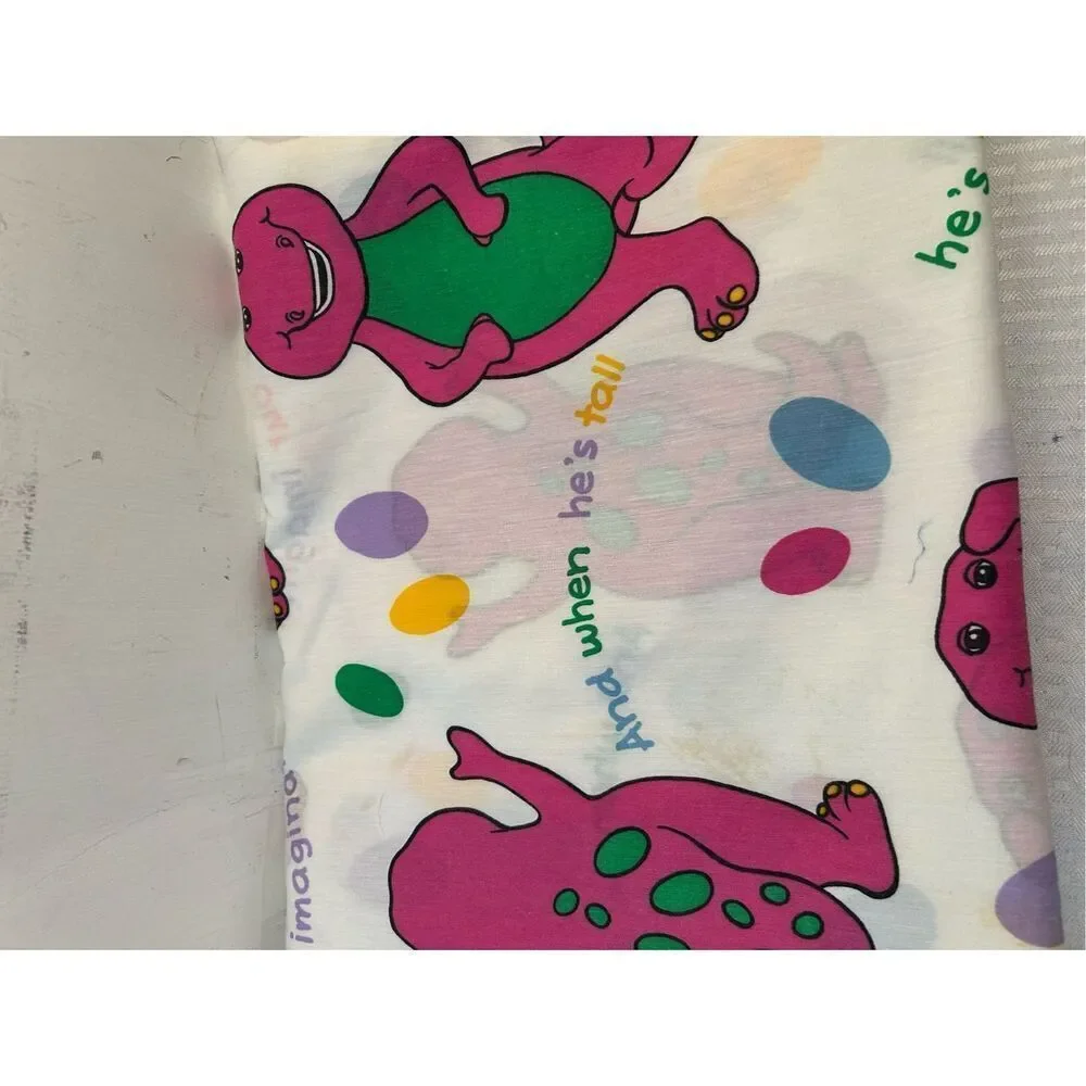 Barney Lyon's curtain material? 1992 dots 82x96‎